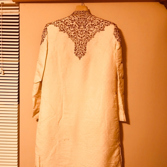 Exquisite all front,shoulder embroidered Sherwani. - Picture 5 of 7